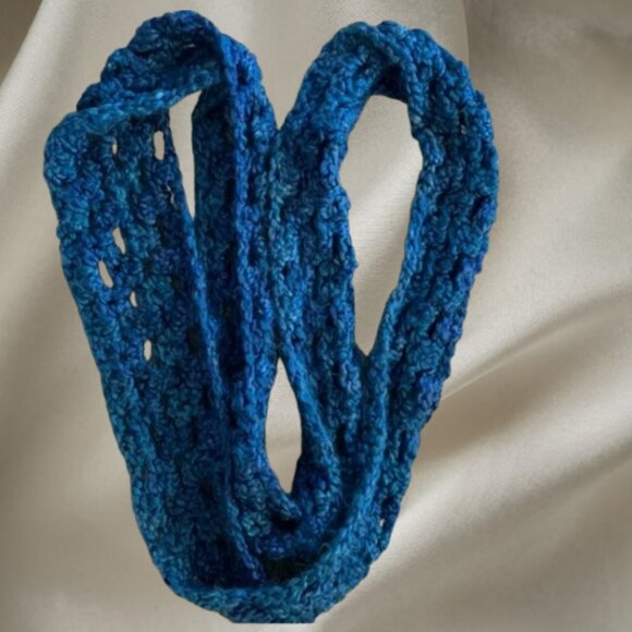 Handmade Accessories - Beautiful handmade blue infinity scarf